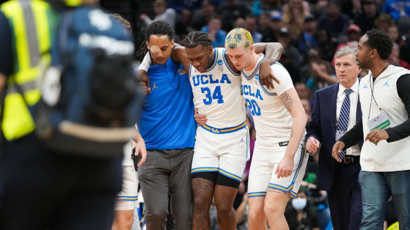 UCLA&#39;s David Singleton Suffers Ankle Sprain, Unlikely to Miss Time