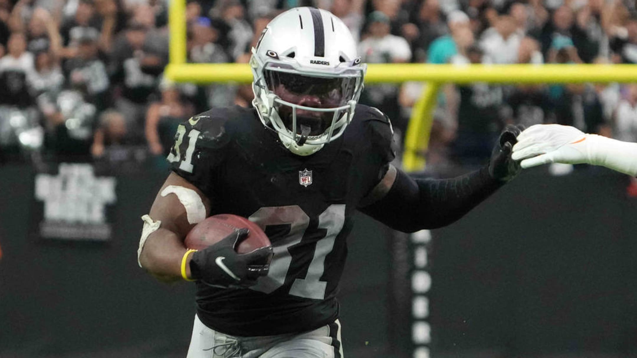 Raiders RB Peyton Barber to miss time with turf toe