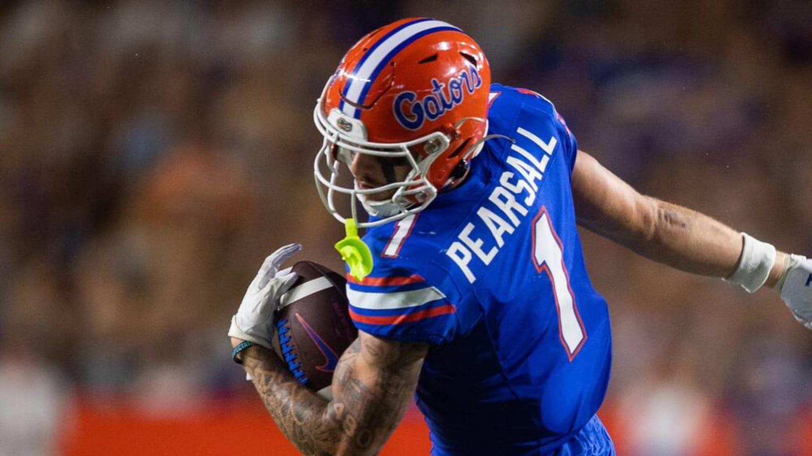 Watch: Florida WR makes incredible one-handed grab, brushing off vicious hit