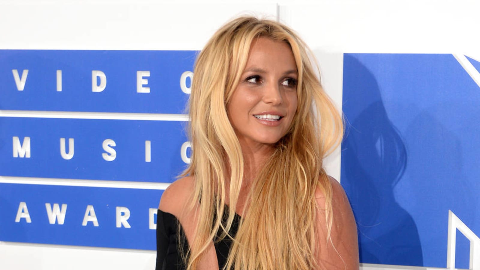 Judge rules to end Britney Spears' conservatorship after 13 years