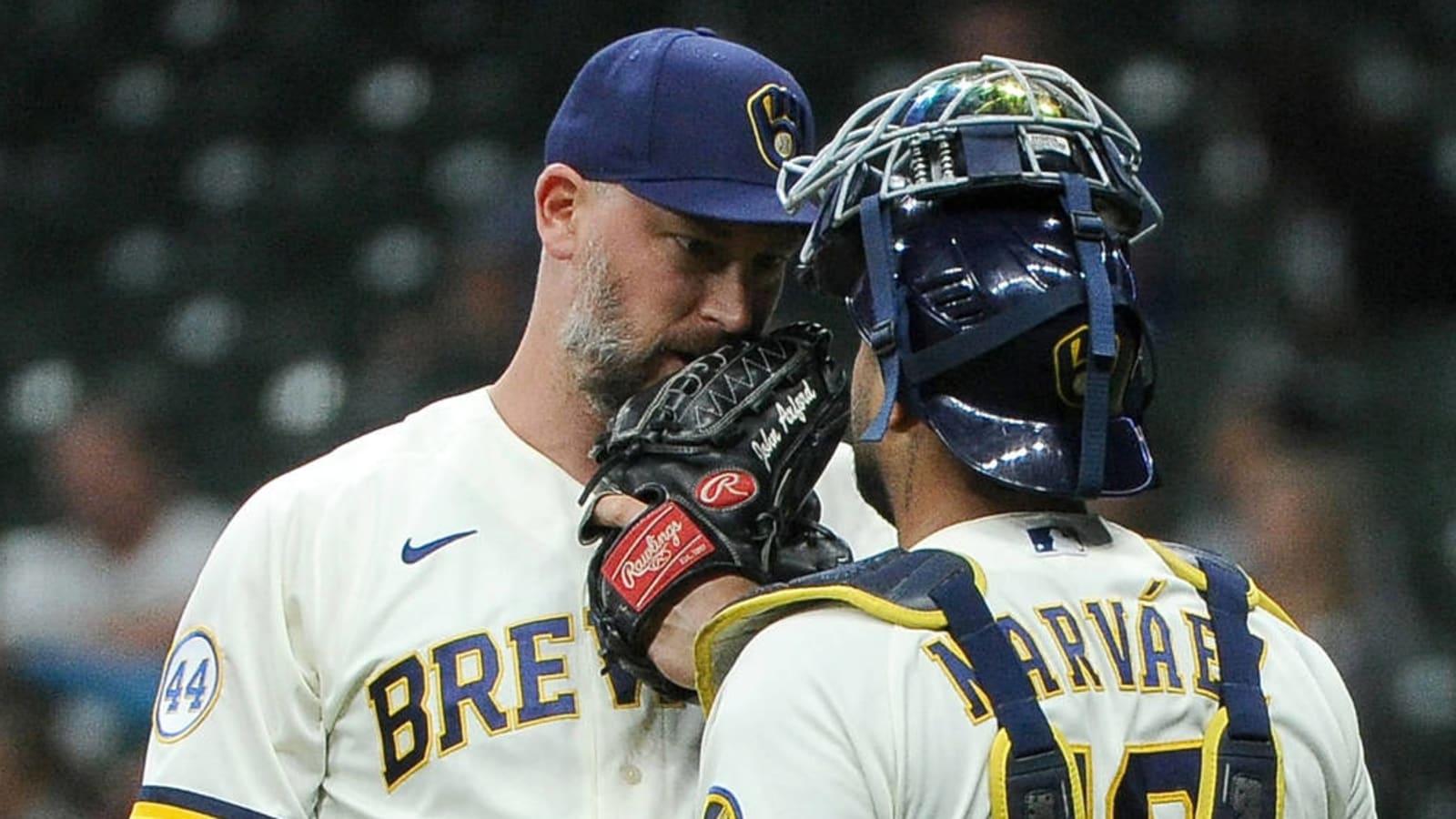 Brewers' John Axford done for 2021 with possible UCL injury