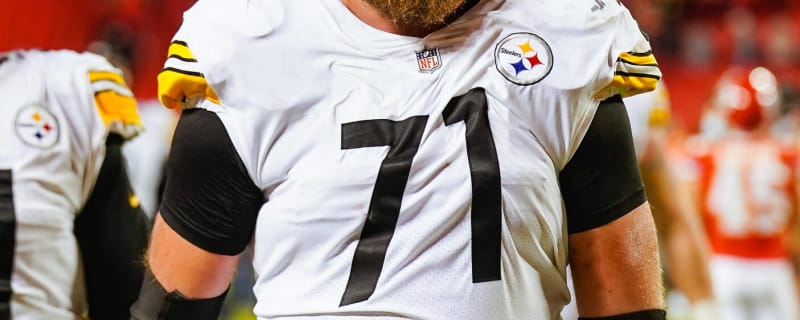 Former Steelers Offensive Tackle Retires