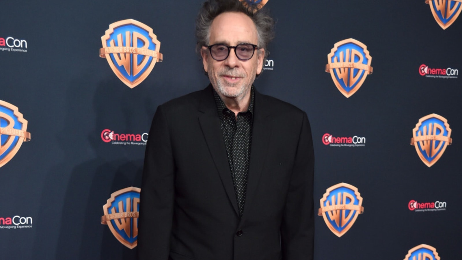 Tim Burton &#39;relates&#39; to dogs