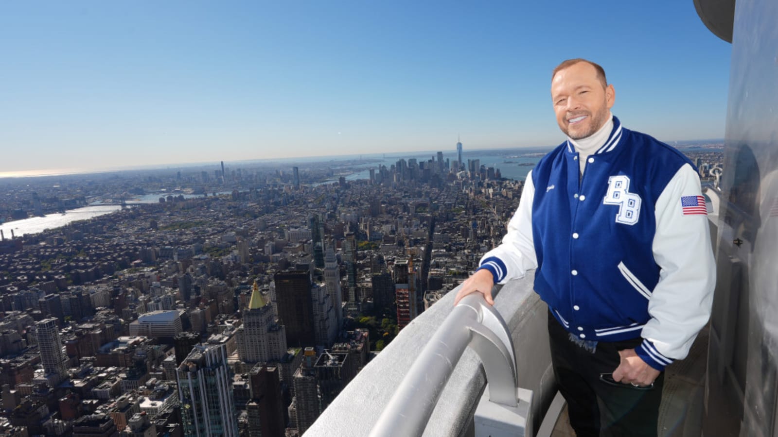 Donnie Wahlberg vows to spend more time with his siblings
