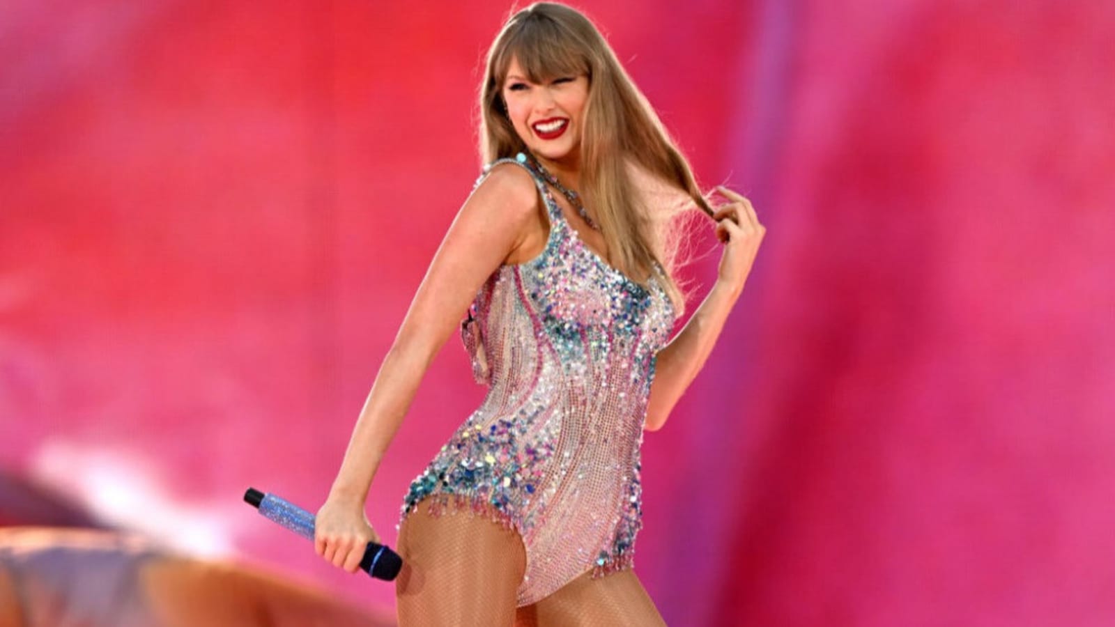 Taylor Swift handed ‘Eras Tour’ staff $100,000 bonus each before they took the show out of US