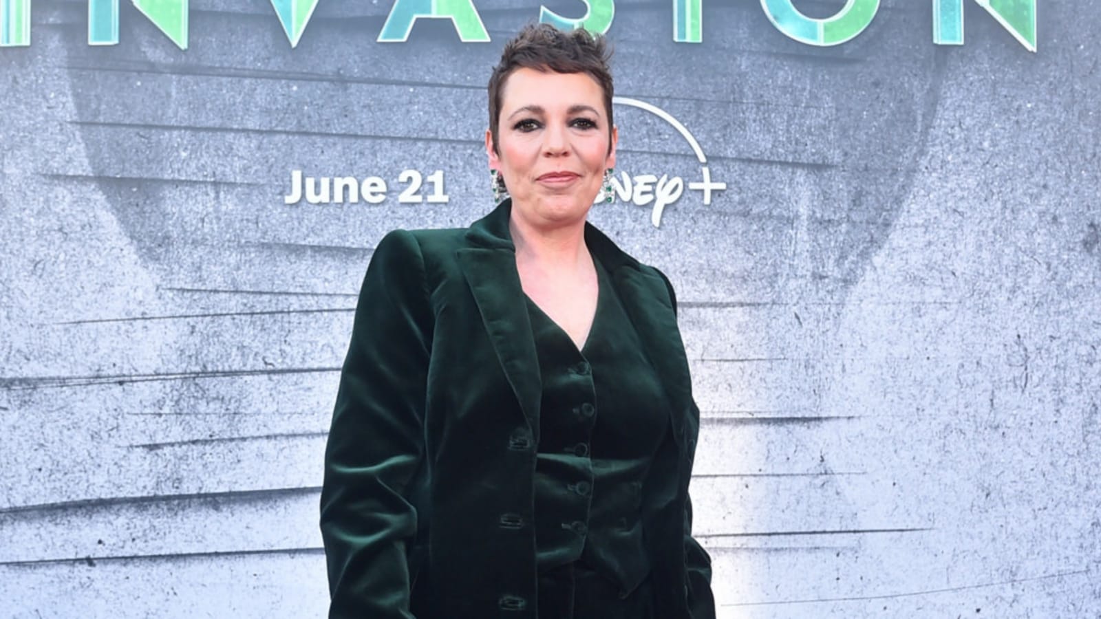 Olivia Colman not good at singing and dancing