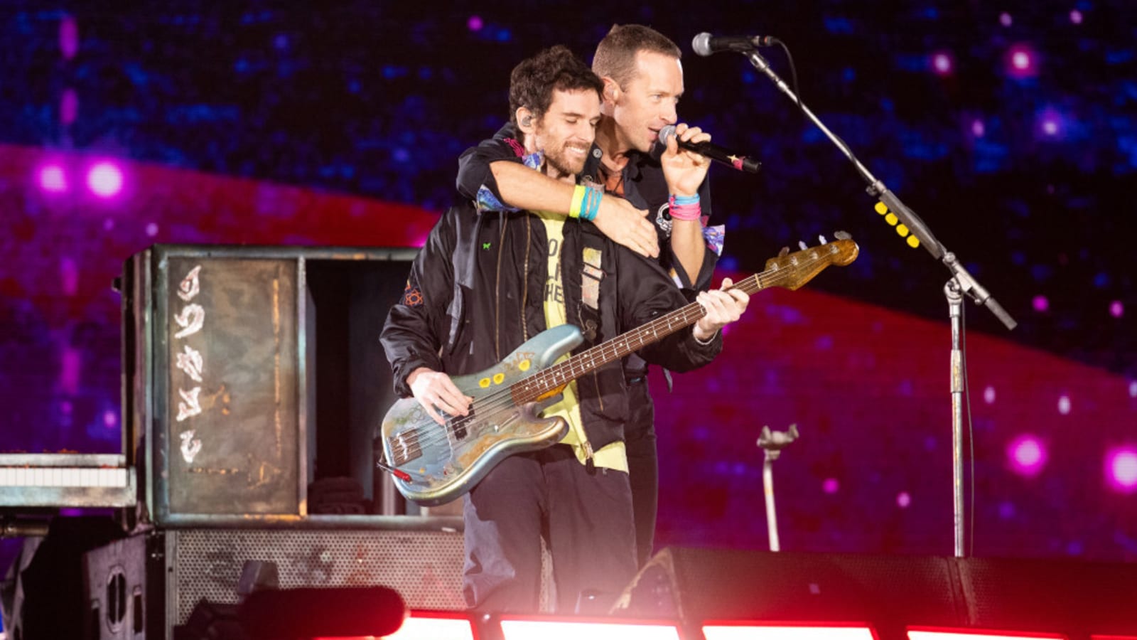 Coldplay play first concert without bassist Guy Berryman after he was &#39;taken ill&#39;