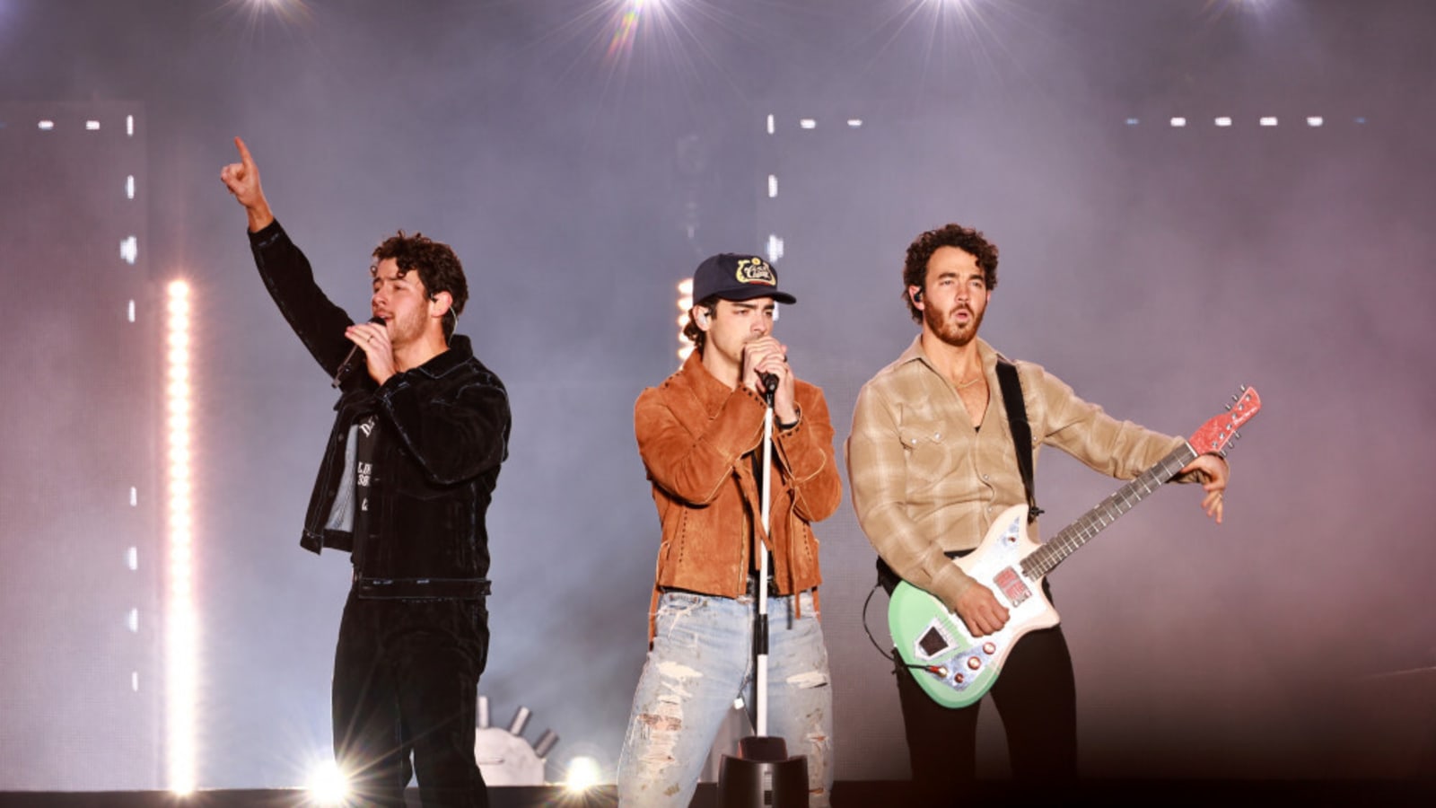 Joe Jonas still &#39;happy&#39; after 20 years of Jonas Brothers
