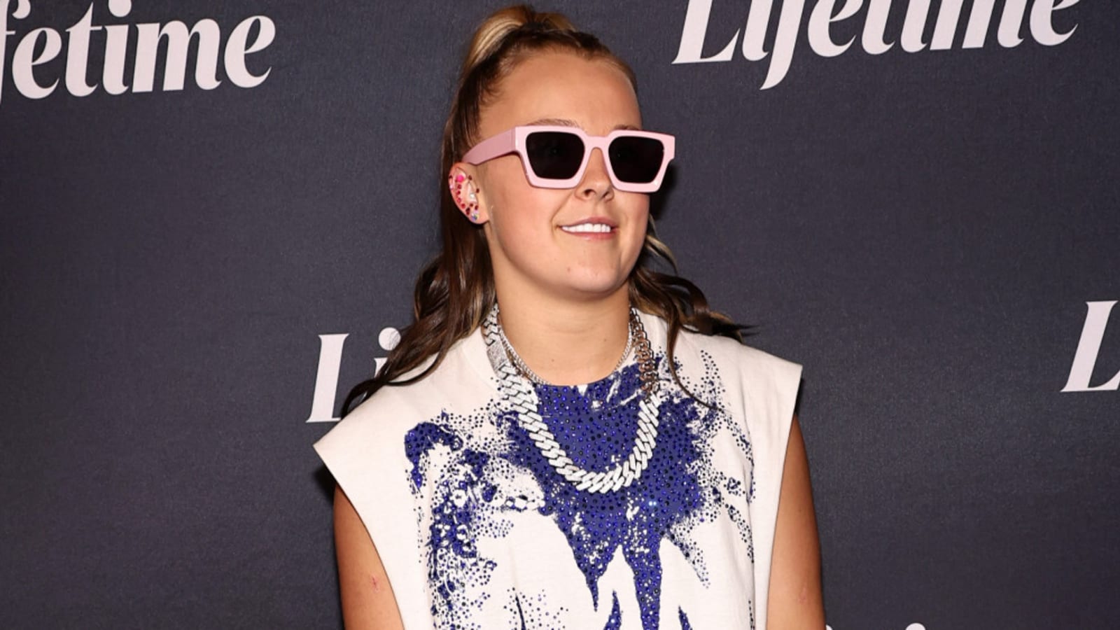 Kath Ebbs hits back at JoJo Siwa