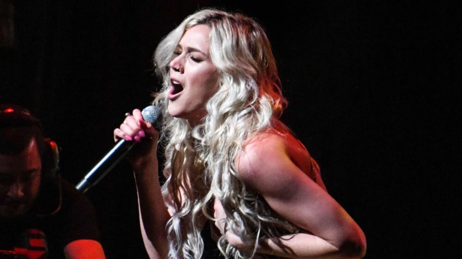 Joss Stone and husband sleep separately