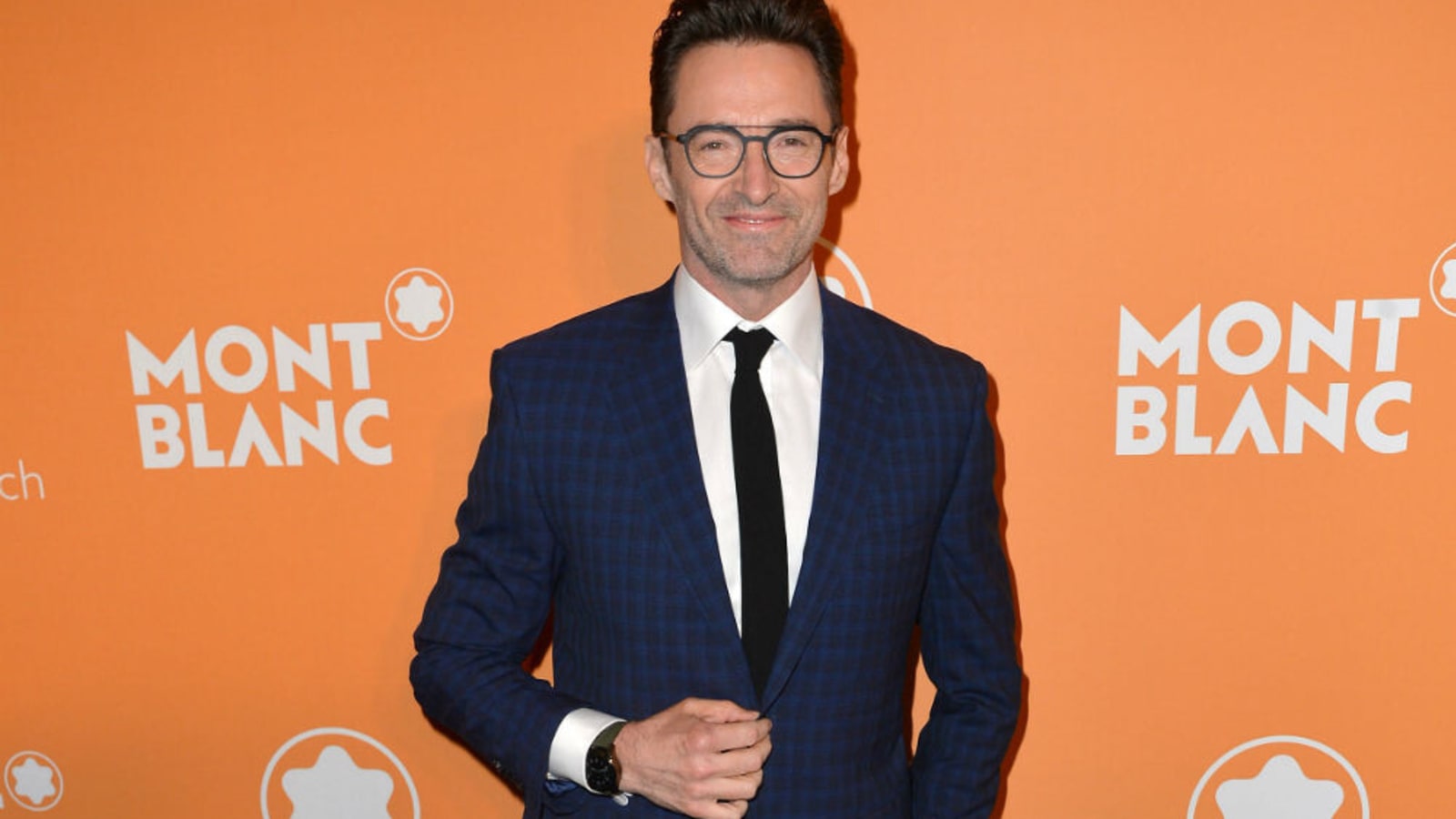 Hugh Jackman jokingly agrees with Martha Stewart&#39;s &#39;not funny&#39; comment about pal Ryan Reynolds