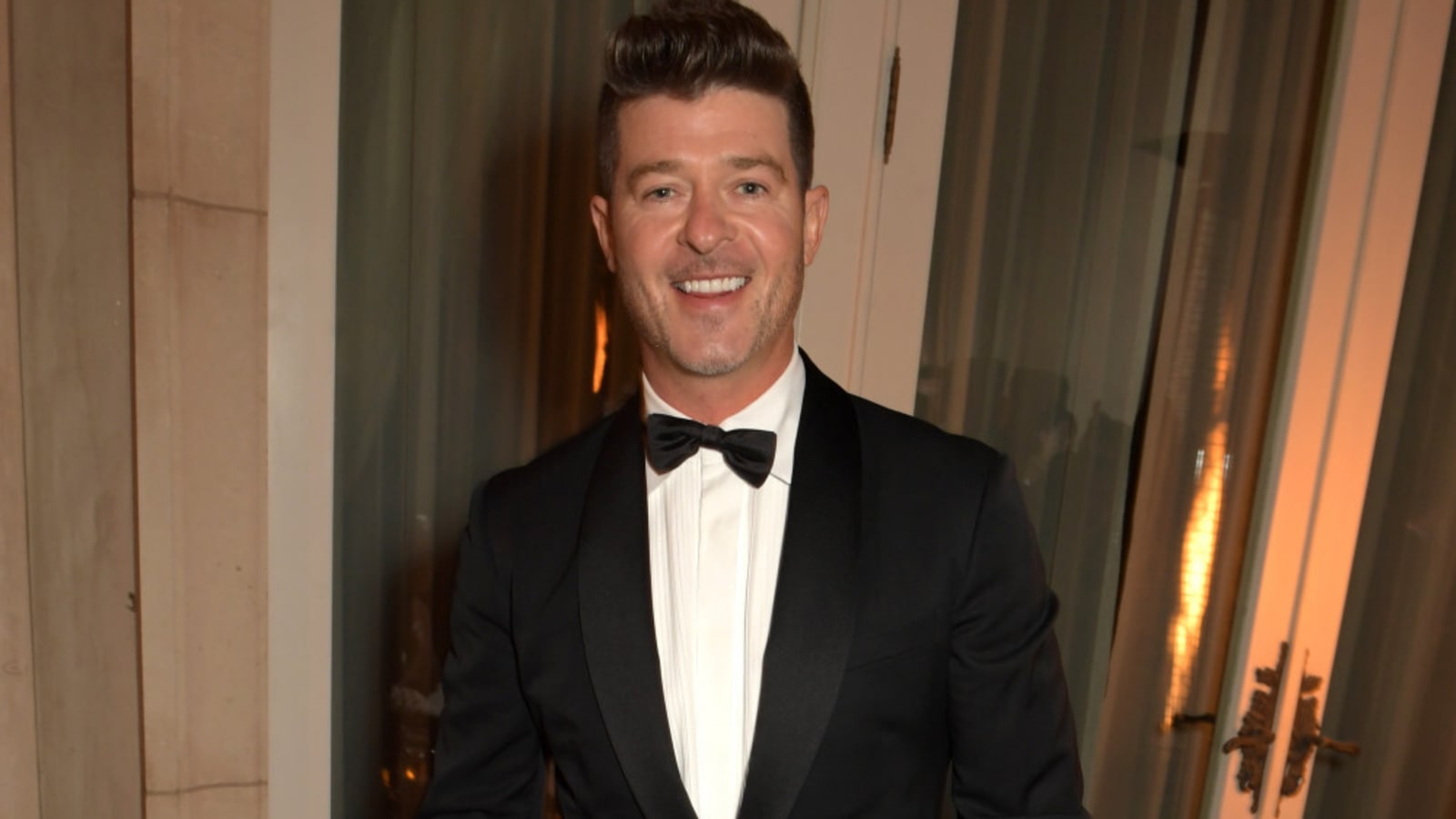 Robin Thicke proposes to April Love Geary for a second time