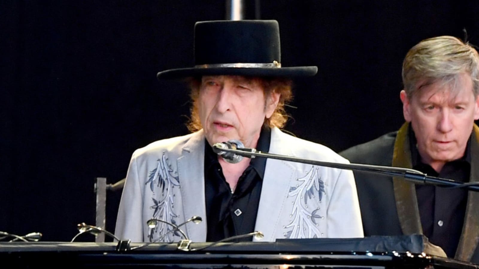 Bob Dylan&#39;s lyric draft sells for over 500k