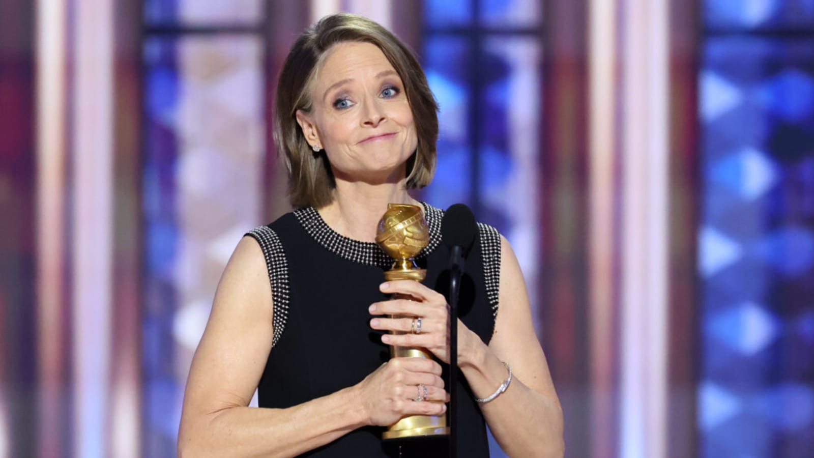 Golden Globe Awards: Jodie Foster dedicates win to family
