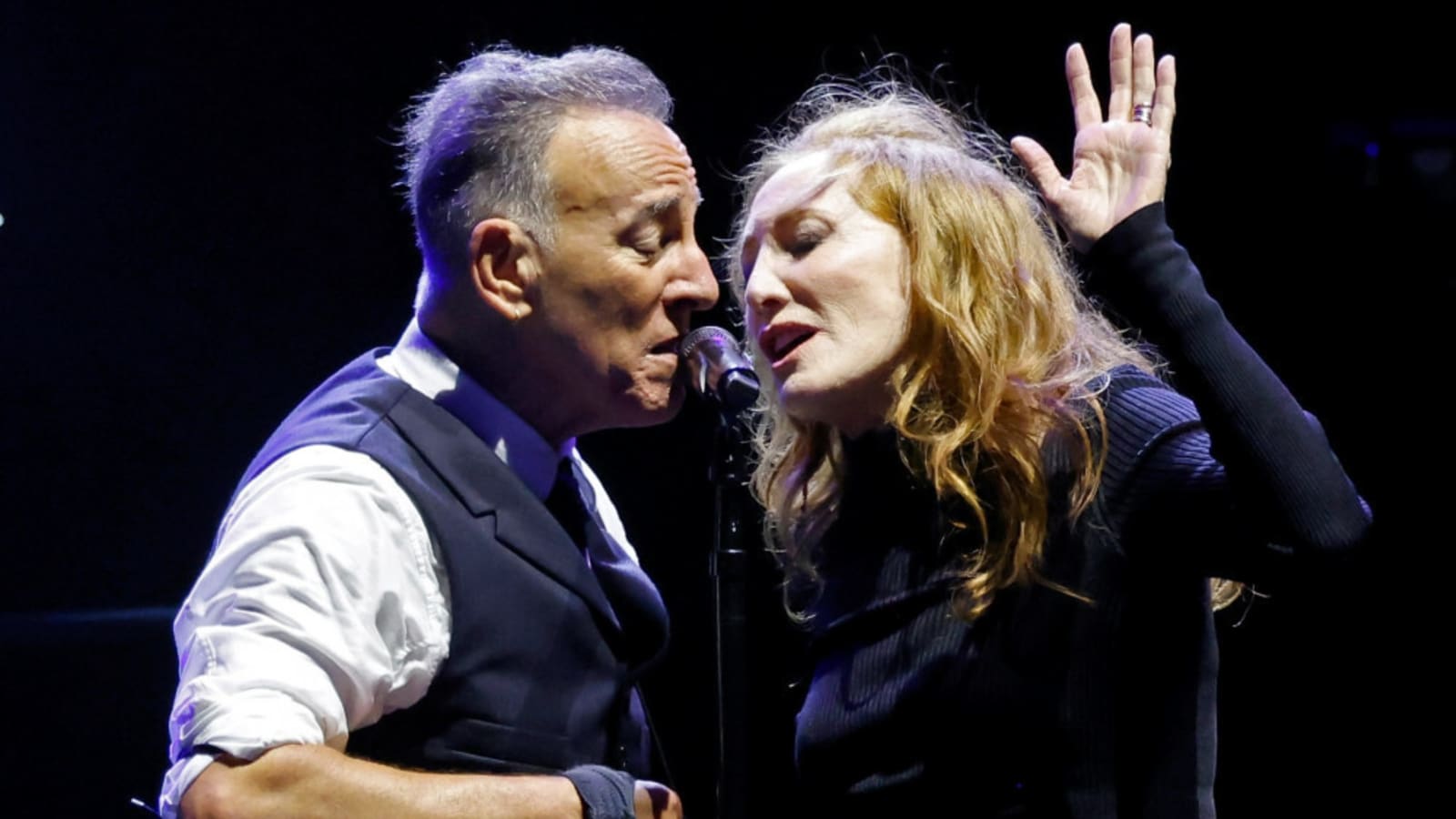 Bruce Springsteen facing &#39;questions of mortality&#39;