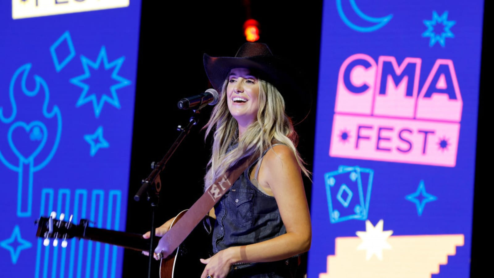 Lainey Wilson engaged