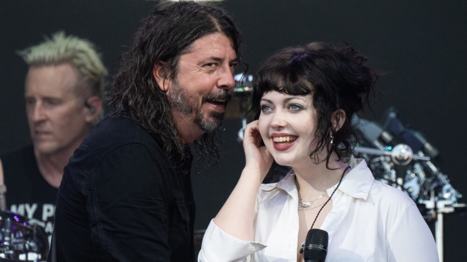 Dave Grohl’s daughter signs record deal