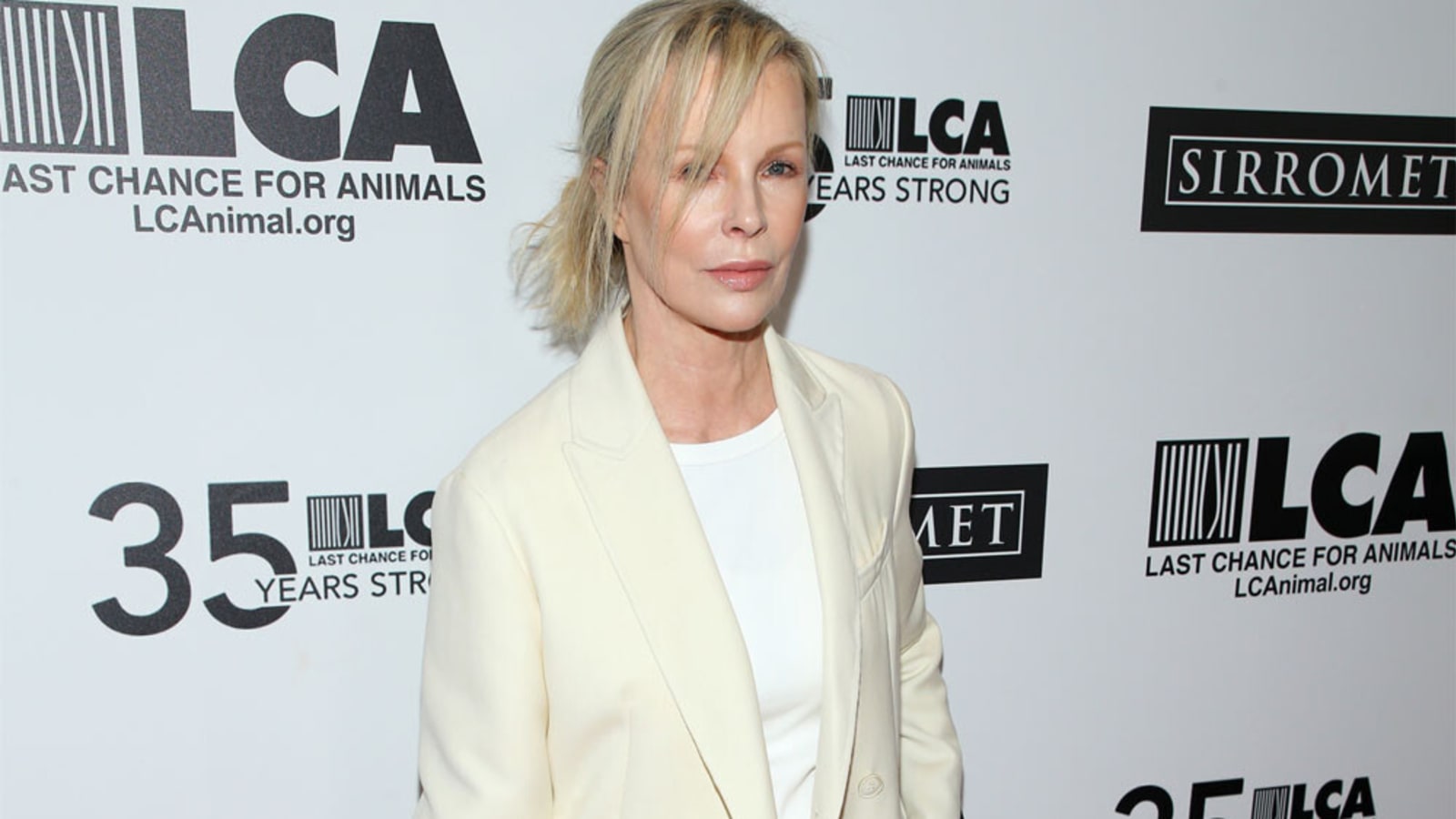 Kim Basinger reflects on her time working with Bruce Willis.