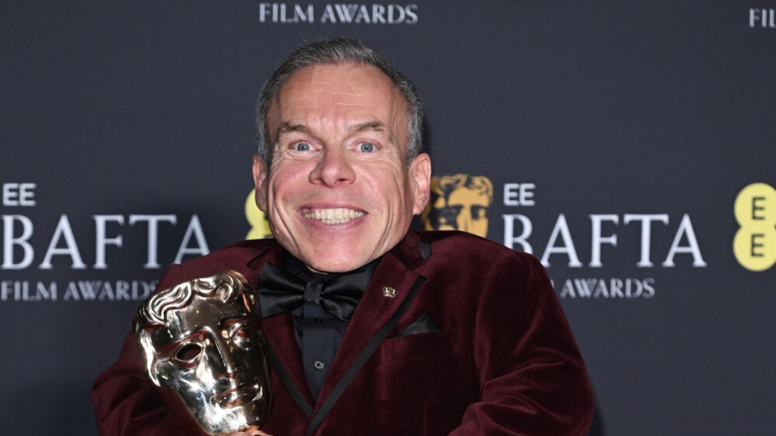 Warwick Davis remembers &#39;leader of the army&#39; Val Kilmer
