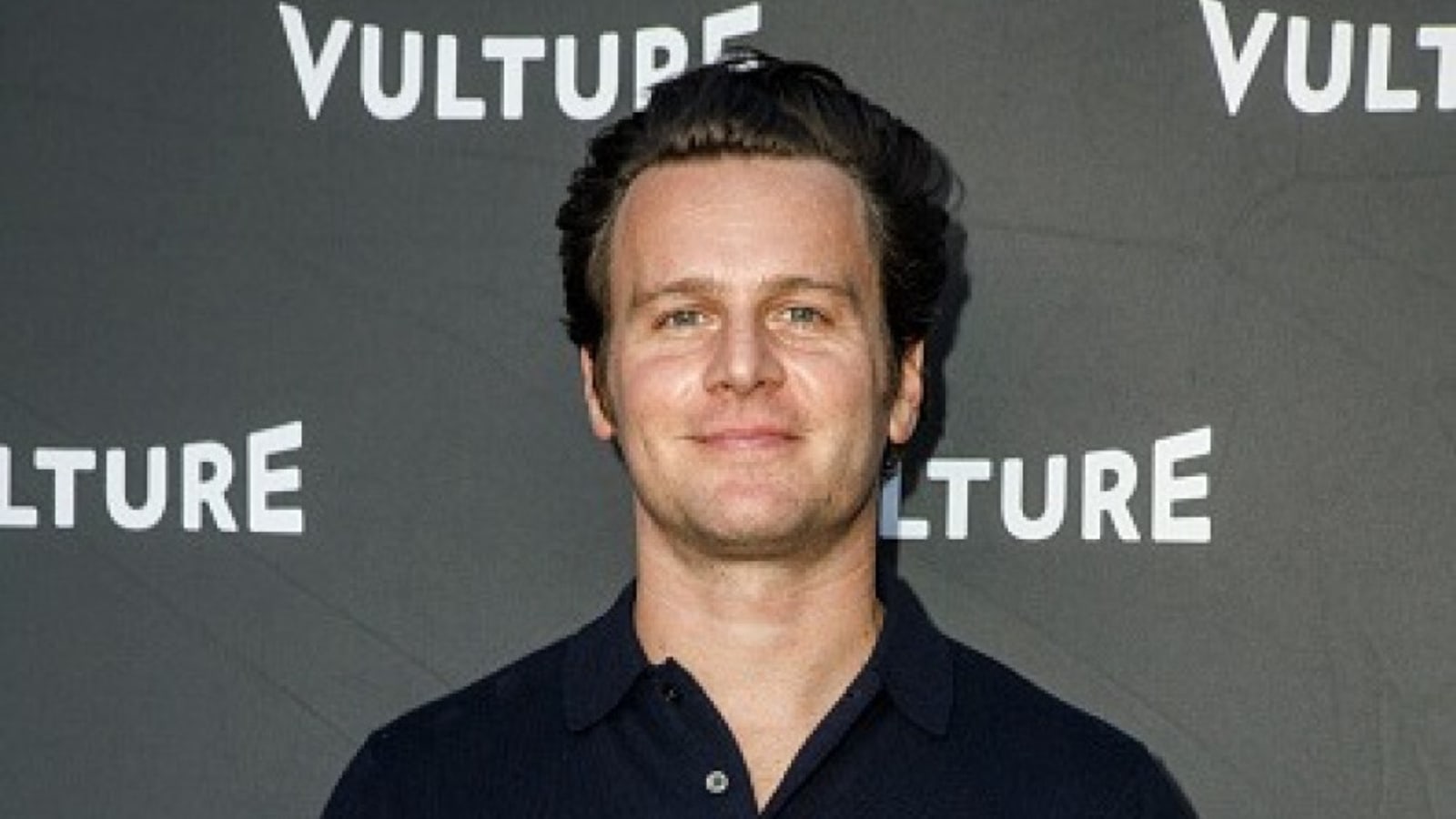 Jonathan Groff likens starring in Looking to attending therapy