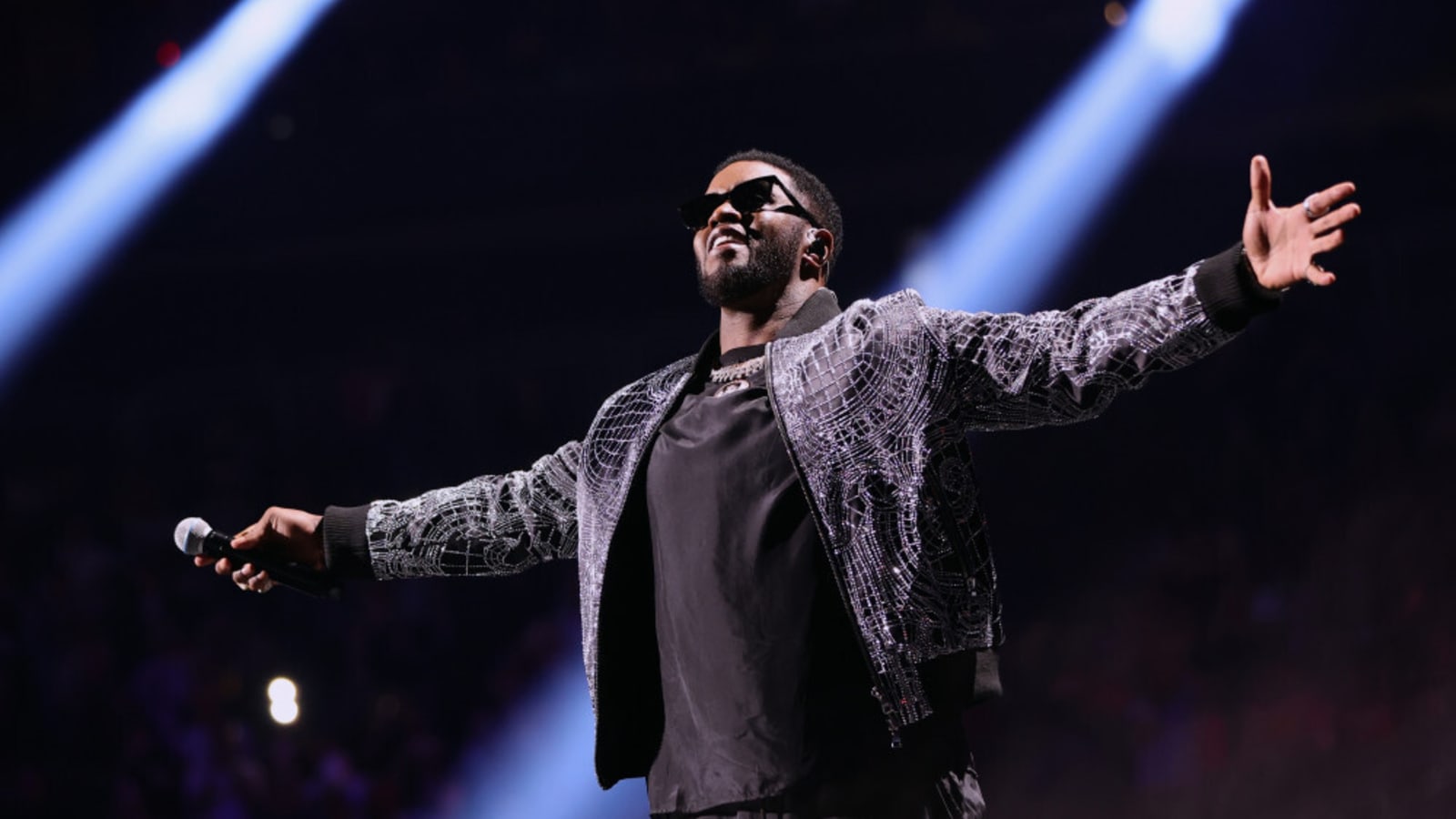 Sean &#39;Diddy&#39; Combs received standing ovation on return to prison