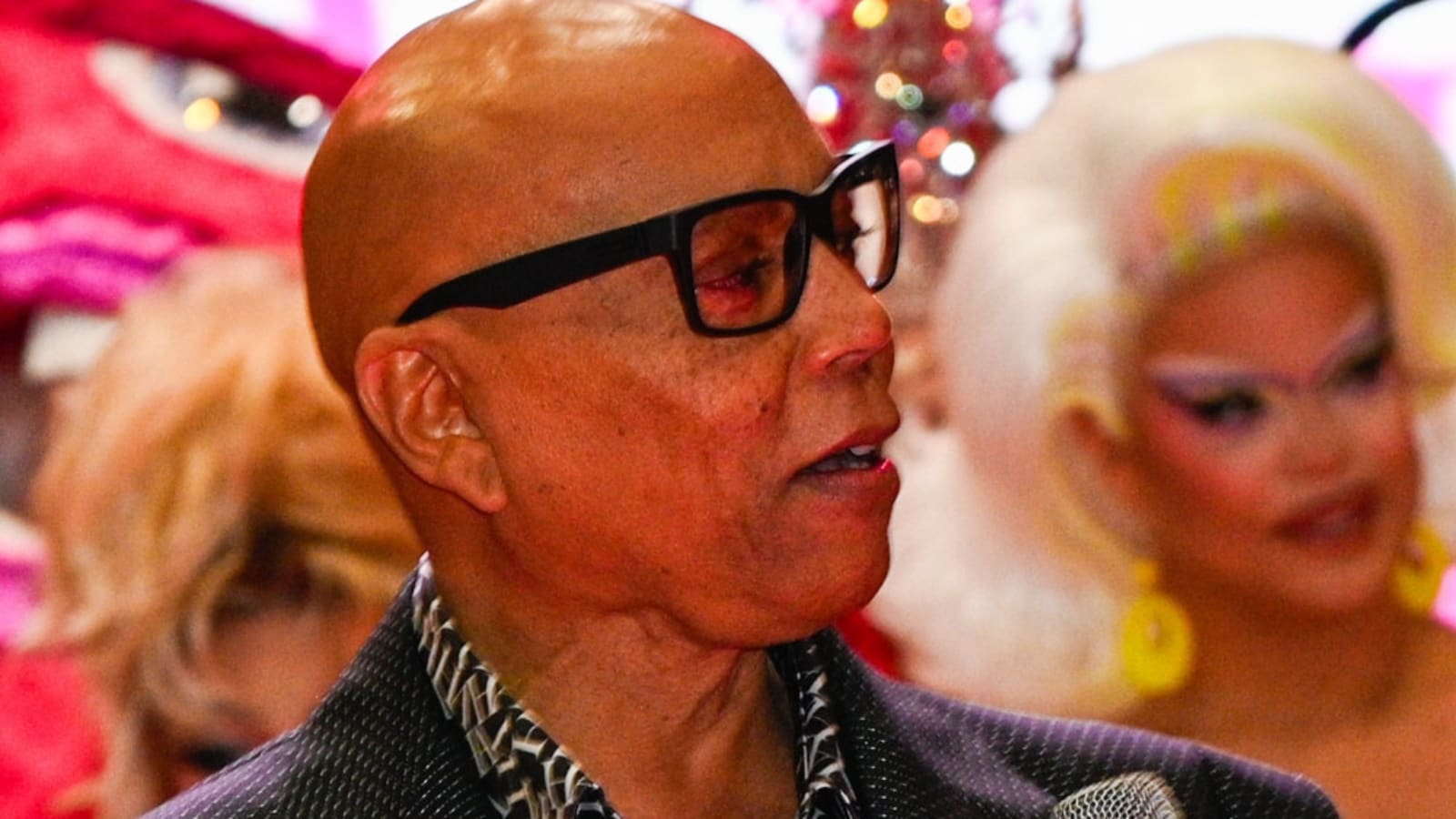 &#39;We&#39;re gonna remember our dear The Vivienne...&#39; RuPaul pays touching tribute to late star at opening of DragCon UK 2025
