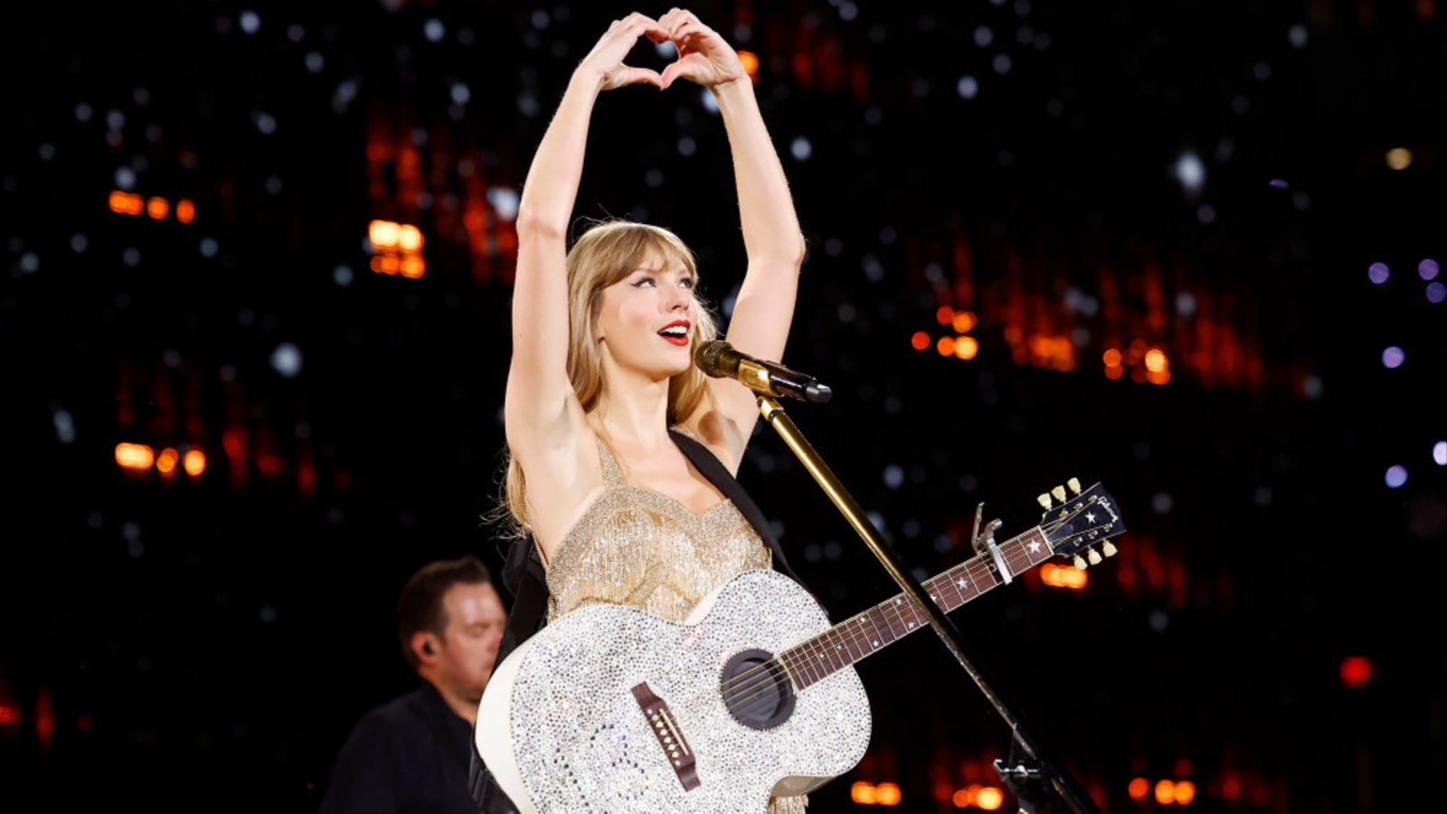 Taylor Swift breaks record as most awarded artist in Billboard Music Awards history