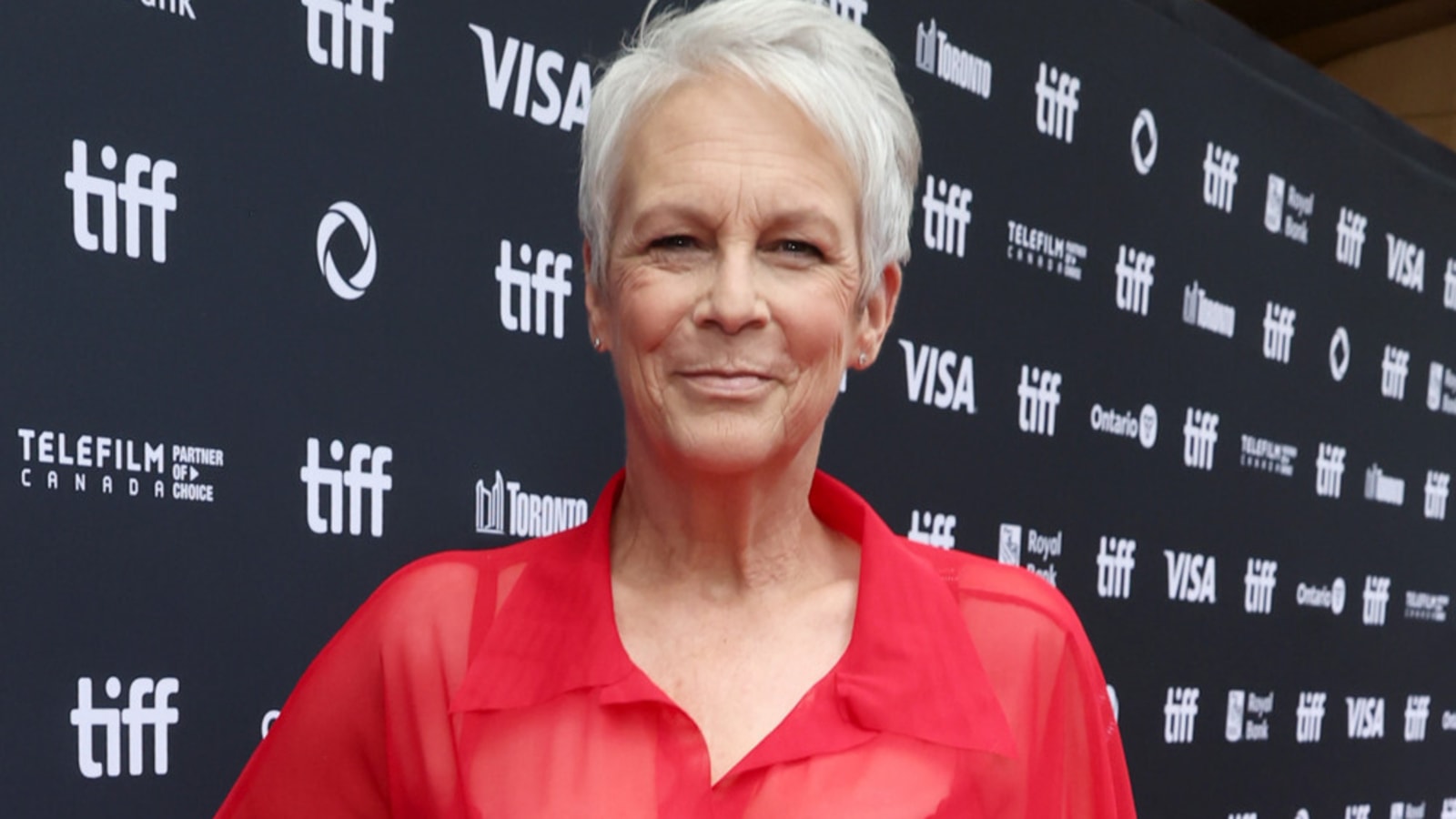 Jamie Lee Curtis celebrates 26 years of sobriety