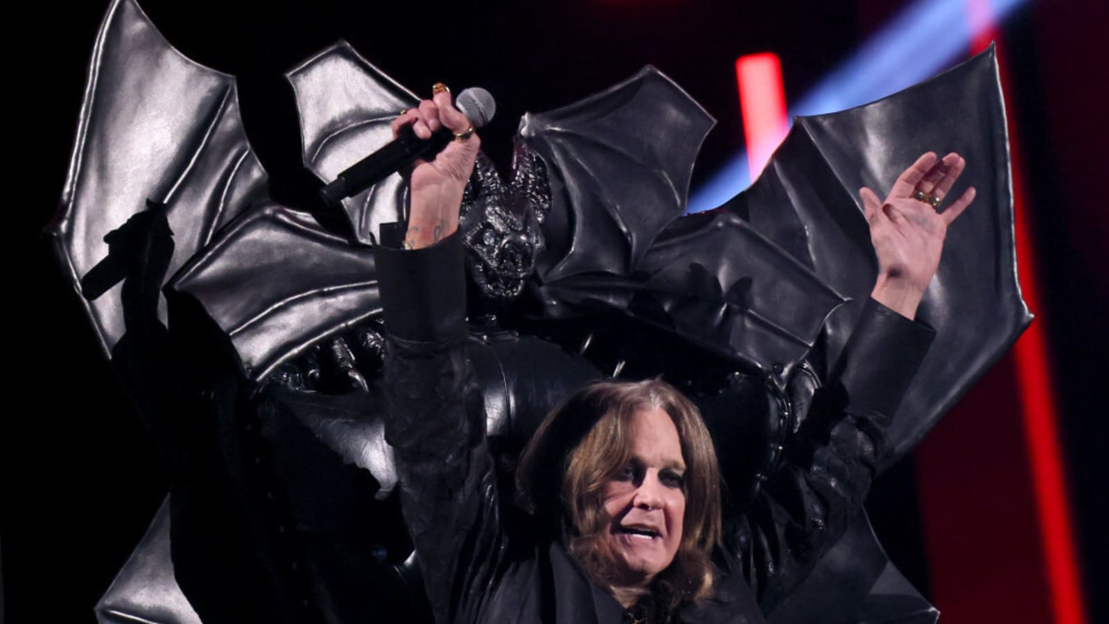 Ozzy Osbourne to perform on a throne