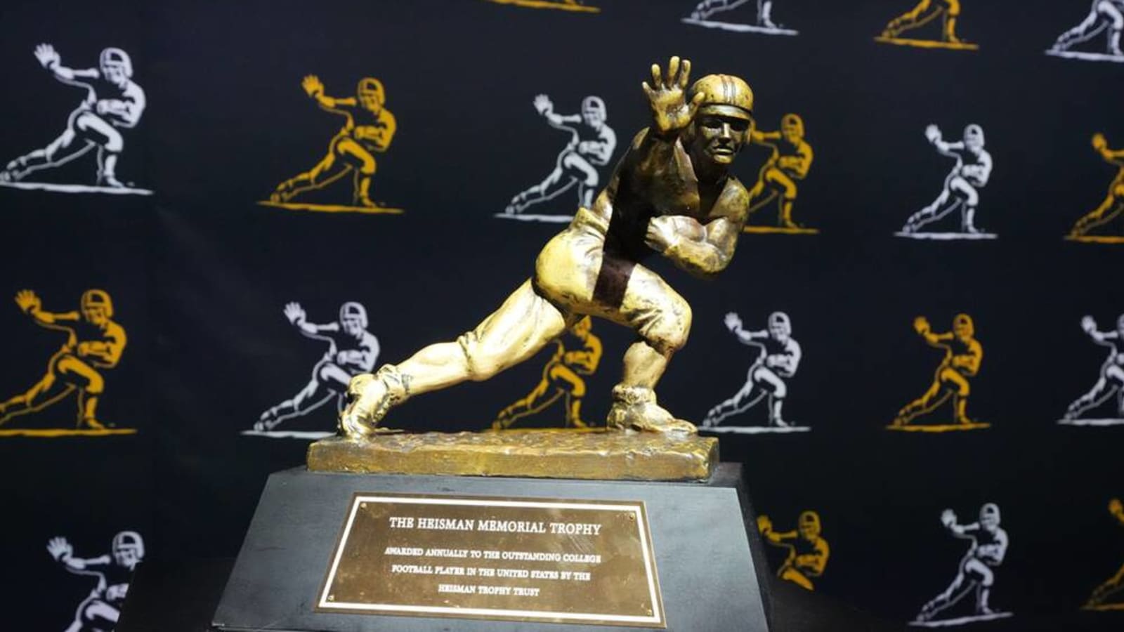 Breaking Down the Leading 2024 Heisman Trophy Contenders