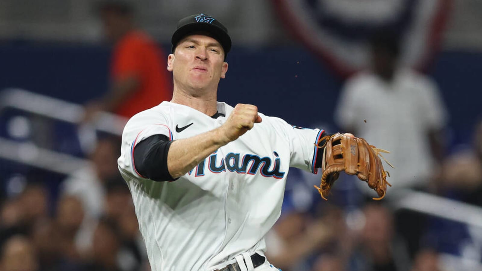 Joey Wendle, Marlins agree to one-year deal to avoid arbitration