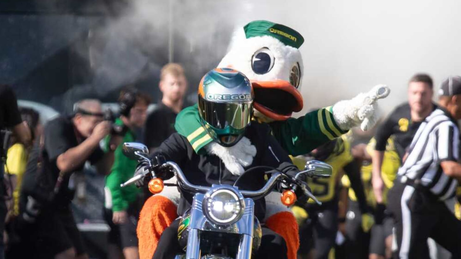 Oregon still No. 1, but top teams shuffled in AP Top 25 poll Yardbarker