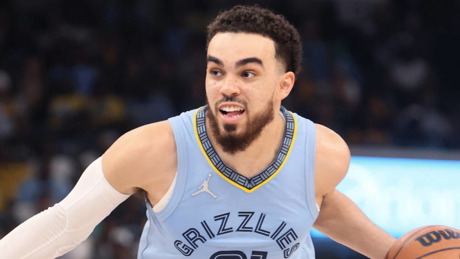 Grizzlies to re-sign Tyus Jones on two-year deal