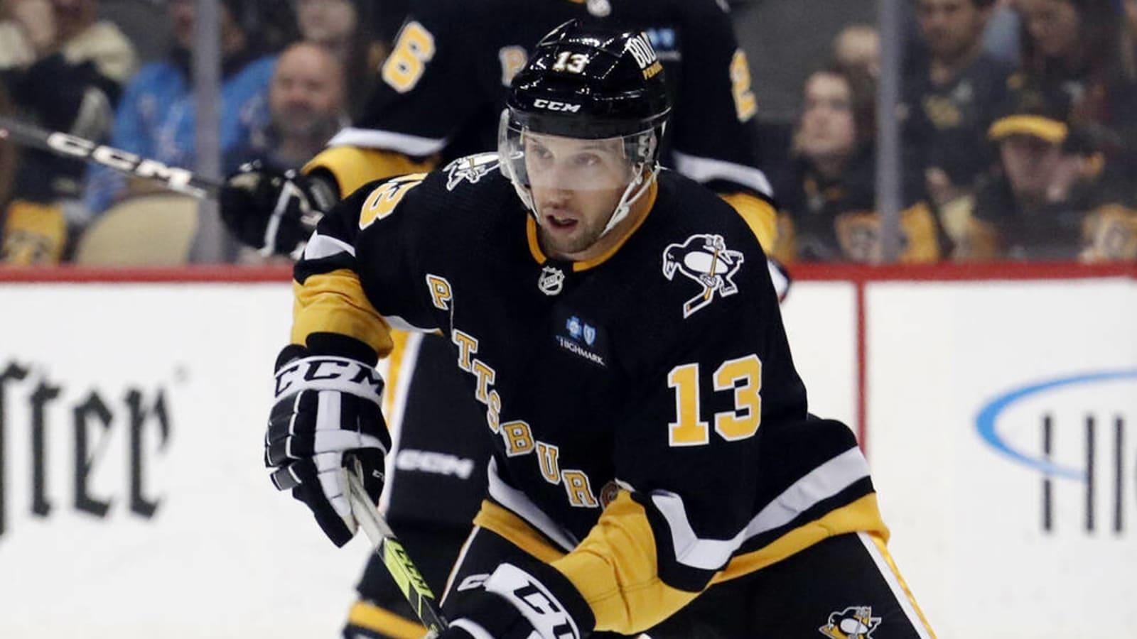 Penguins' Nick Bonino hospitalized with lacerated kidney