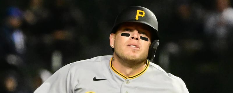 Pirates place starting catcher Roberto Perez on 10-day IL