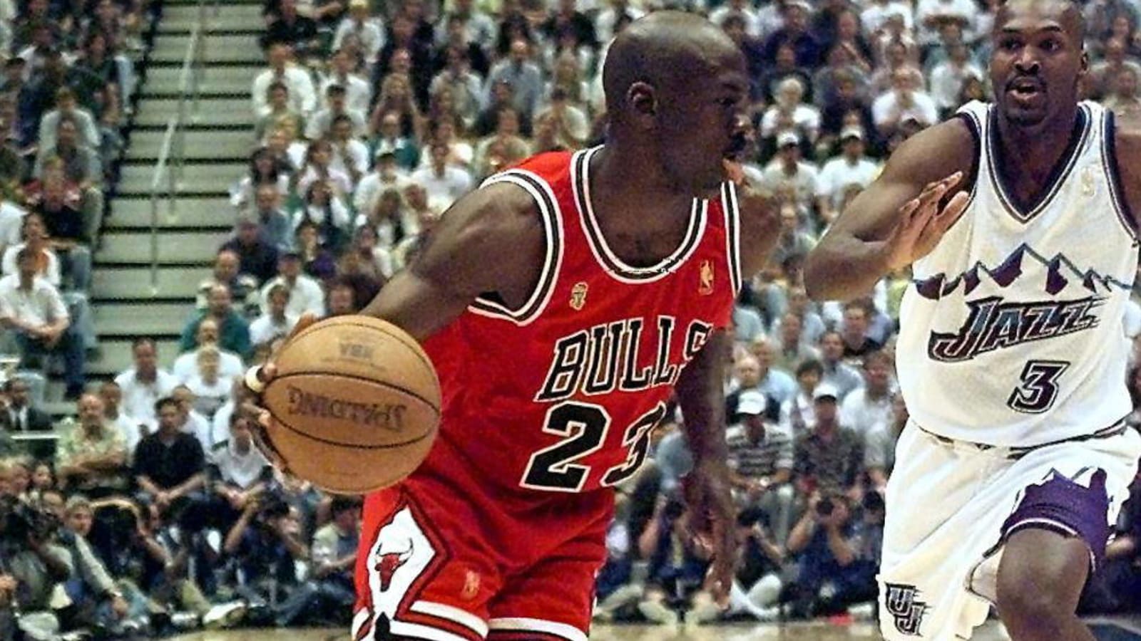 Man who claims he delivered pizza to Michael Jordan is '100% certain' it wasn't poisoned