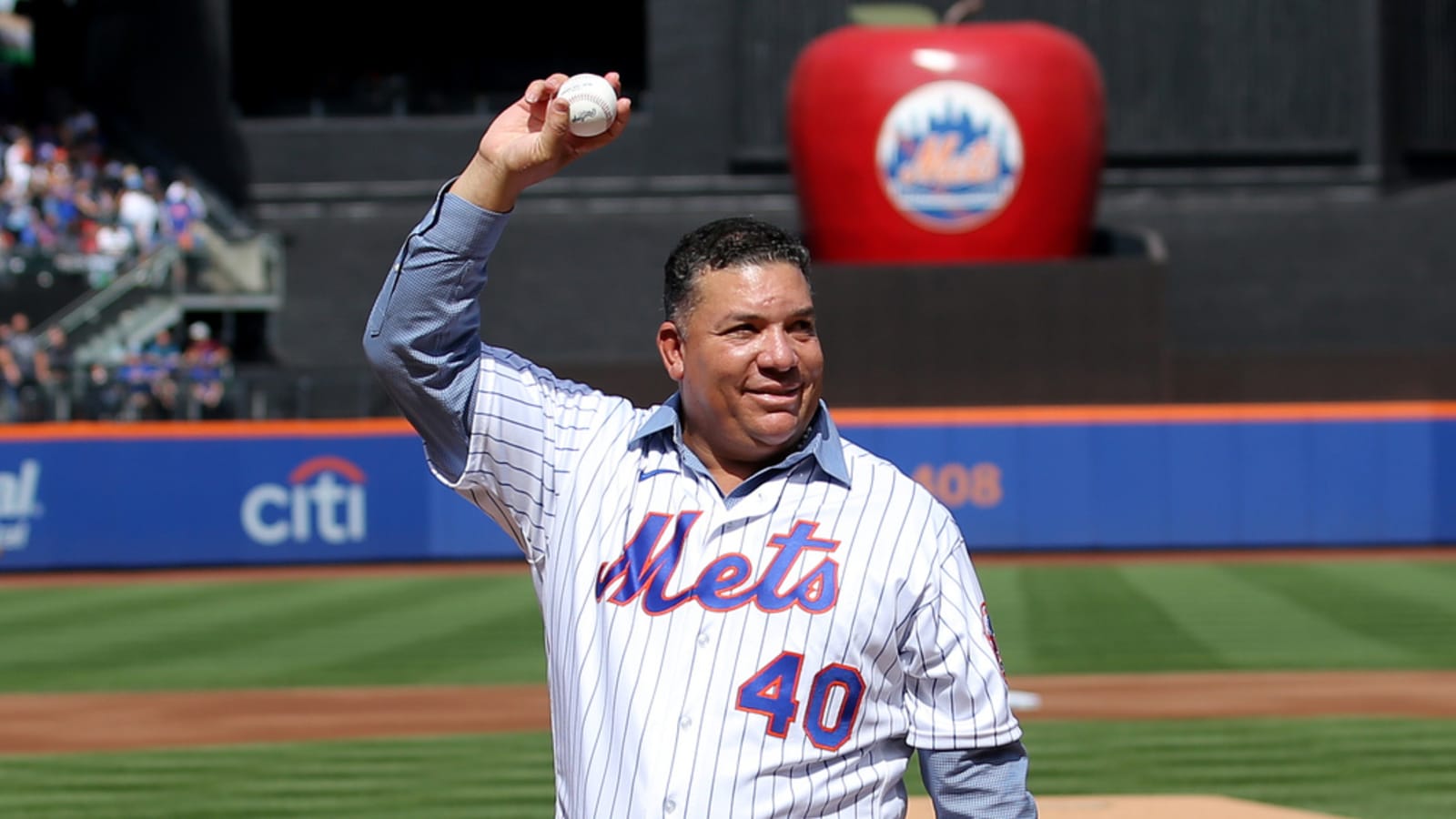 Awesome photo of Bartolo Colon goes viral