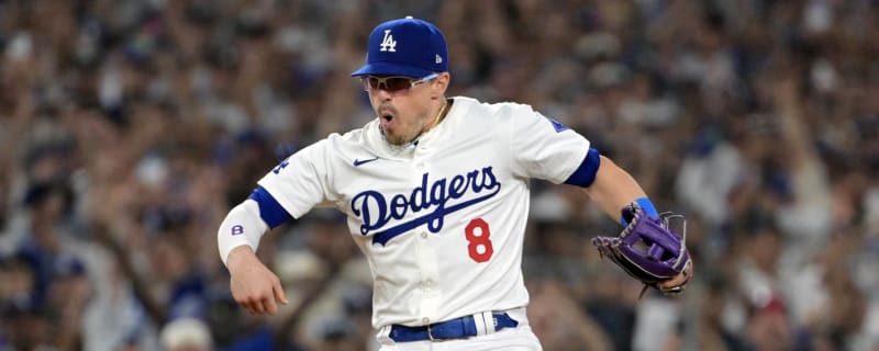 Watch: Dodgers celebrate Game 5 win over Padres