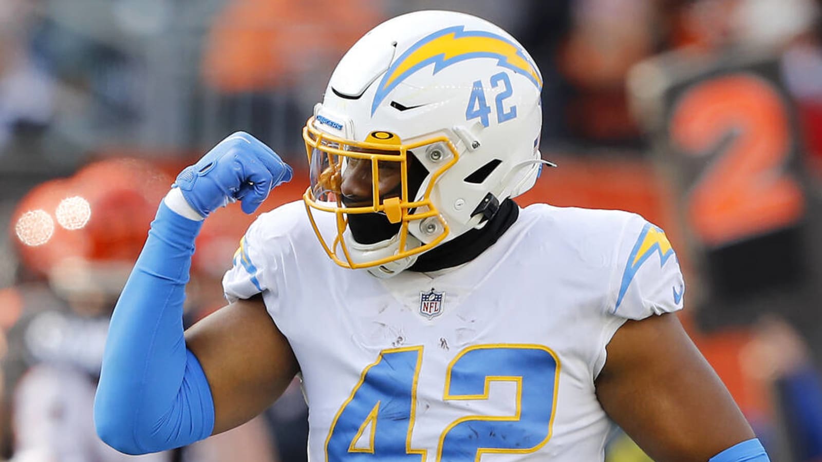 2022 NFL Free Agency: Seahawks signing former Chargers pass rusher Uchenna  Nwosu - Field Gulls