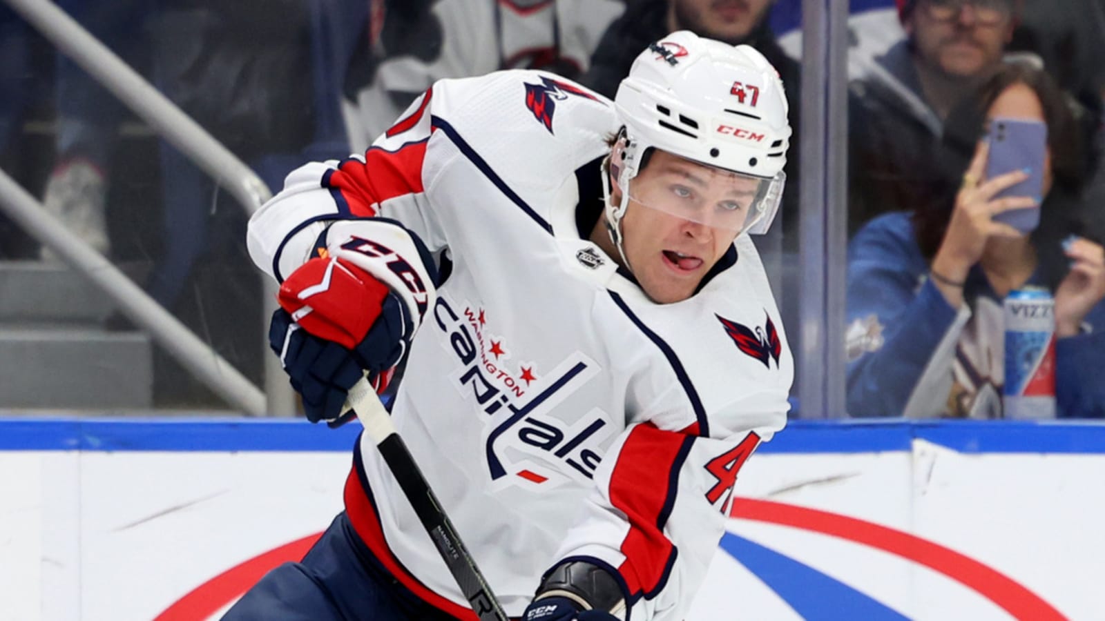 Sabres acquire 25-year-old winger from Capitals