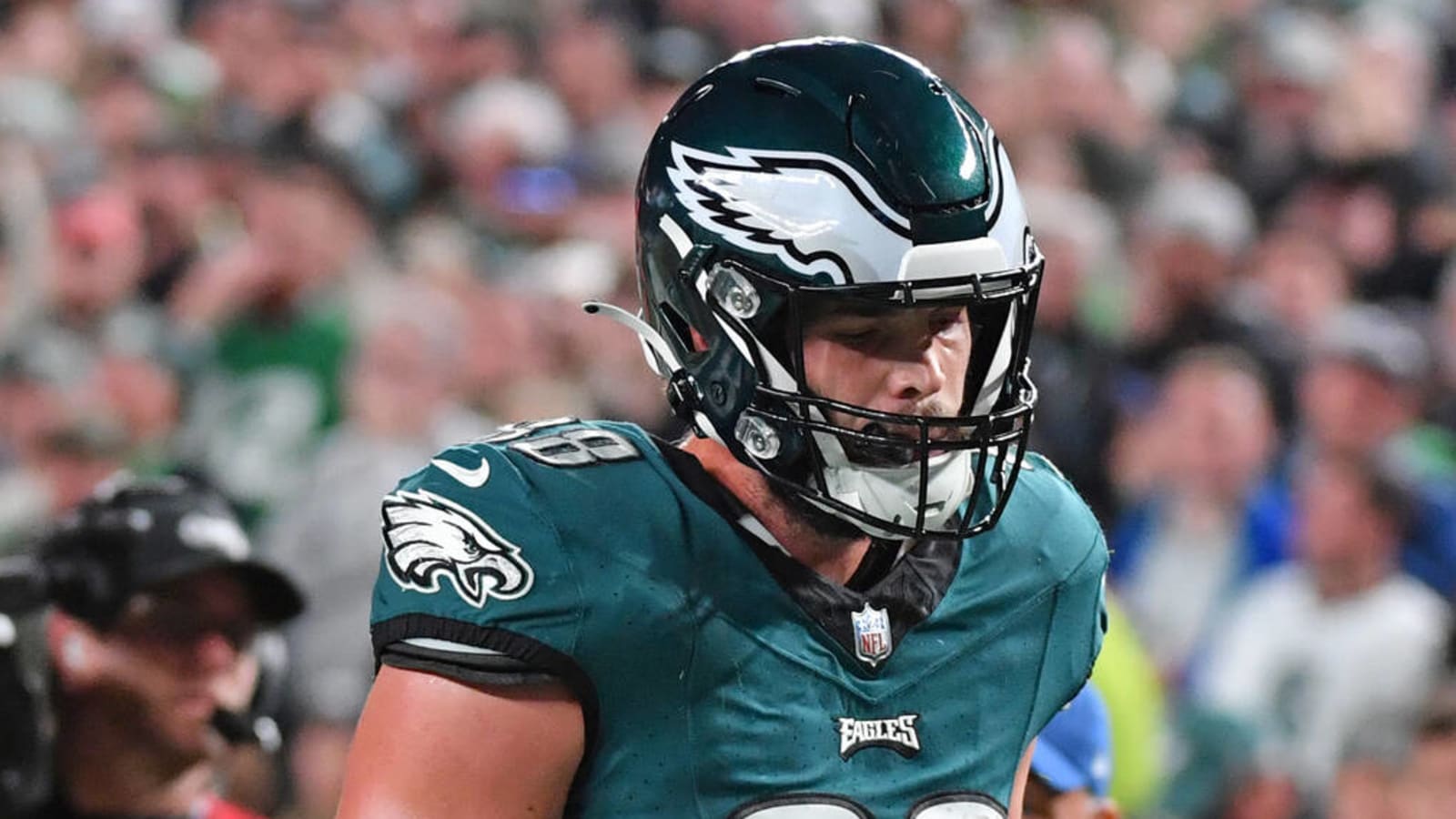 Eagles get brutal update on status of TE Dallas Goedert