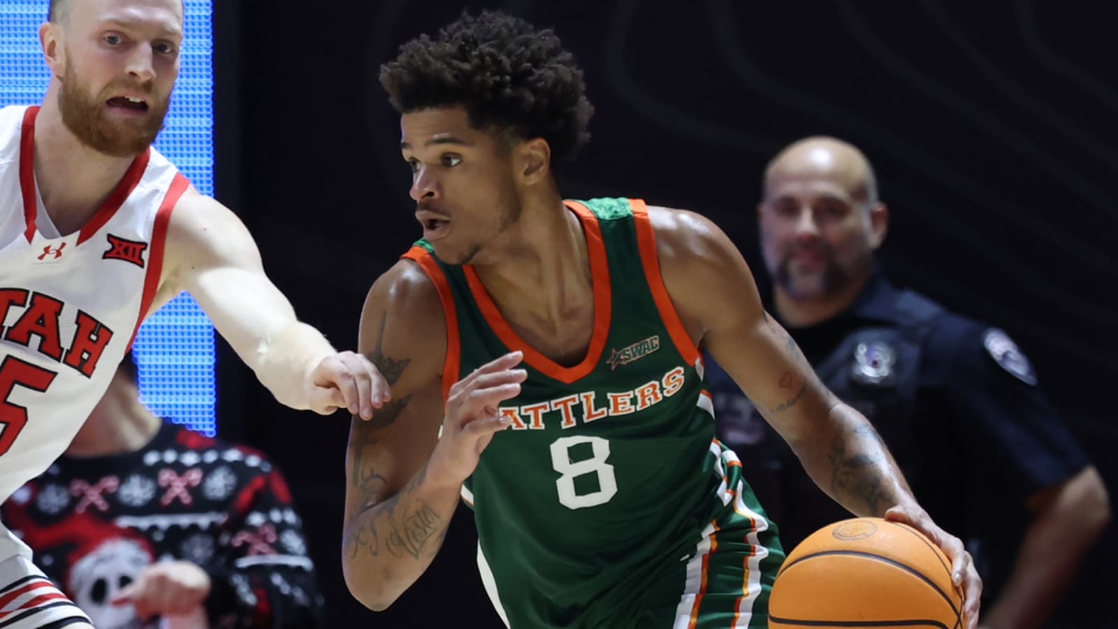 Shaq's son Shaqir O’Neal commits to play for father's former enemy