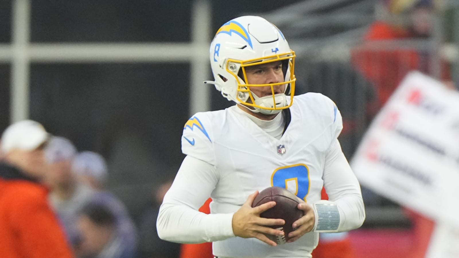 Chargers to bring back backup QB on a one-year deal