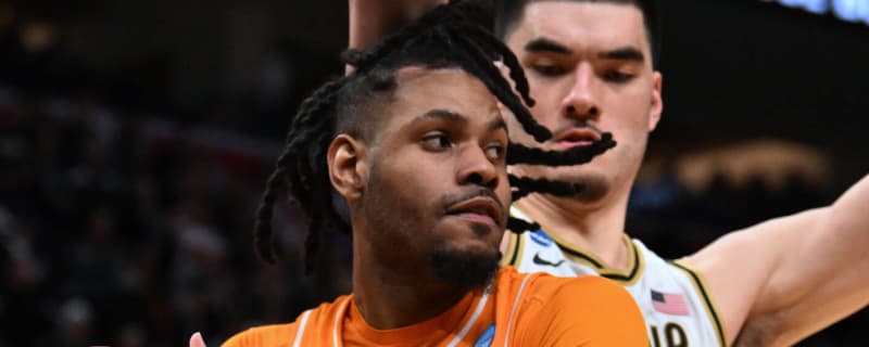 Tennessee Vols transfer center Jonas Aidoo lands with new program