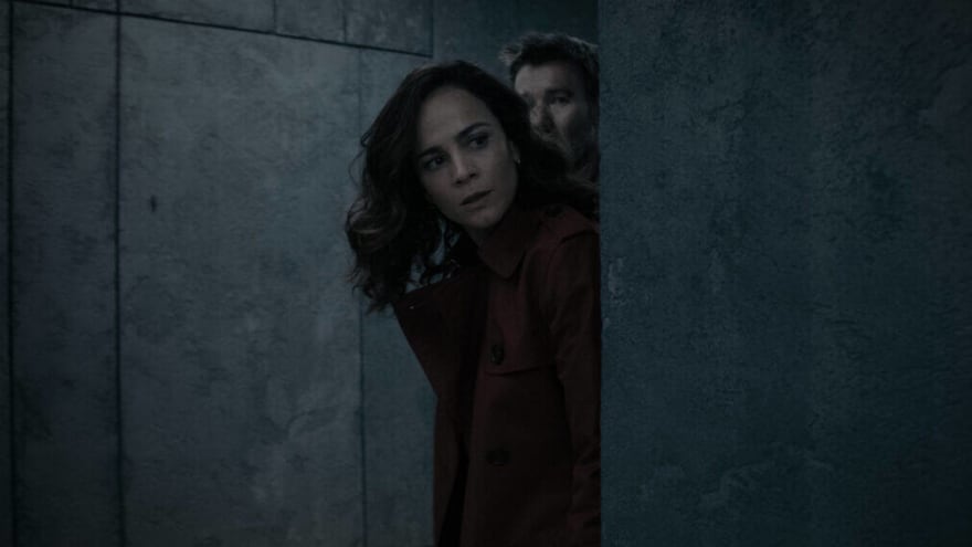 ‘Dark Matter’: Who Is Amanda? Alice Braga Explains Jason’s Psychologist Love Interest