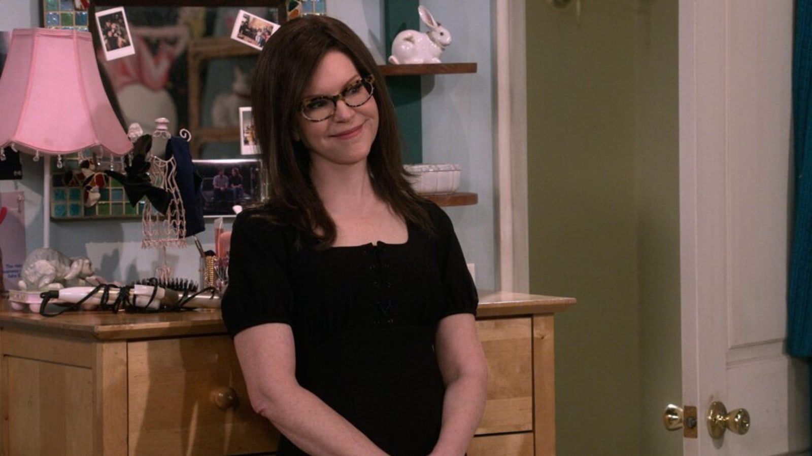 Lisa Loeb Reflects on Her Favorite TV Spots & 30th Anniversary of Iconic Song ‘Stay’