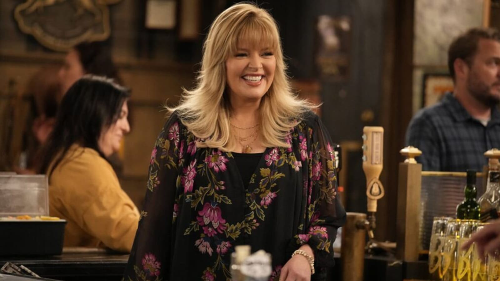 ‘Happy’s Place’ Star Melissa Peterman on Gabby’s Hero Moment at the Whiskey Auction