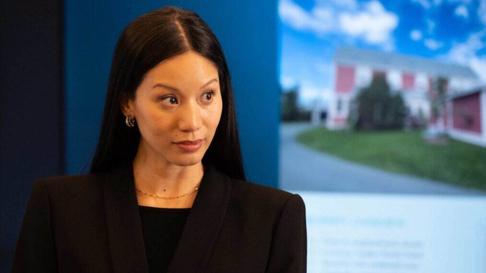 ‘SurrealEstate’: Elena Juatco Talks Lomax’s Clients & That Ending With Susan