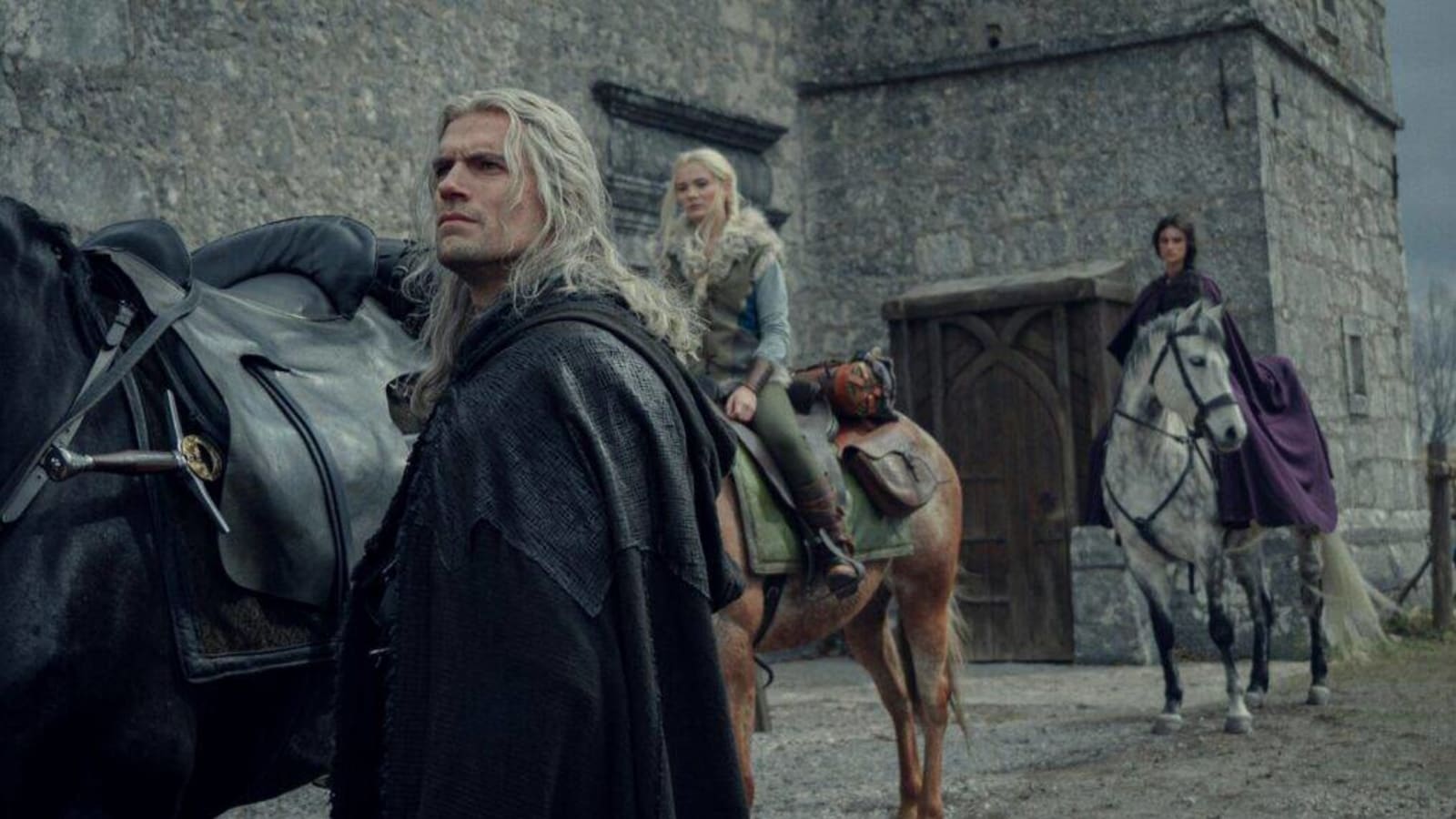 ‘The Witcher’ Season 3: Henry Cavill’s Geralt Fears Change in Volume 1 (VIDEO)