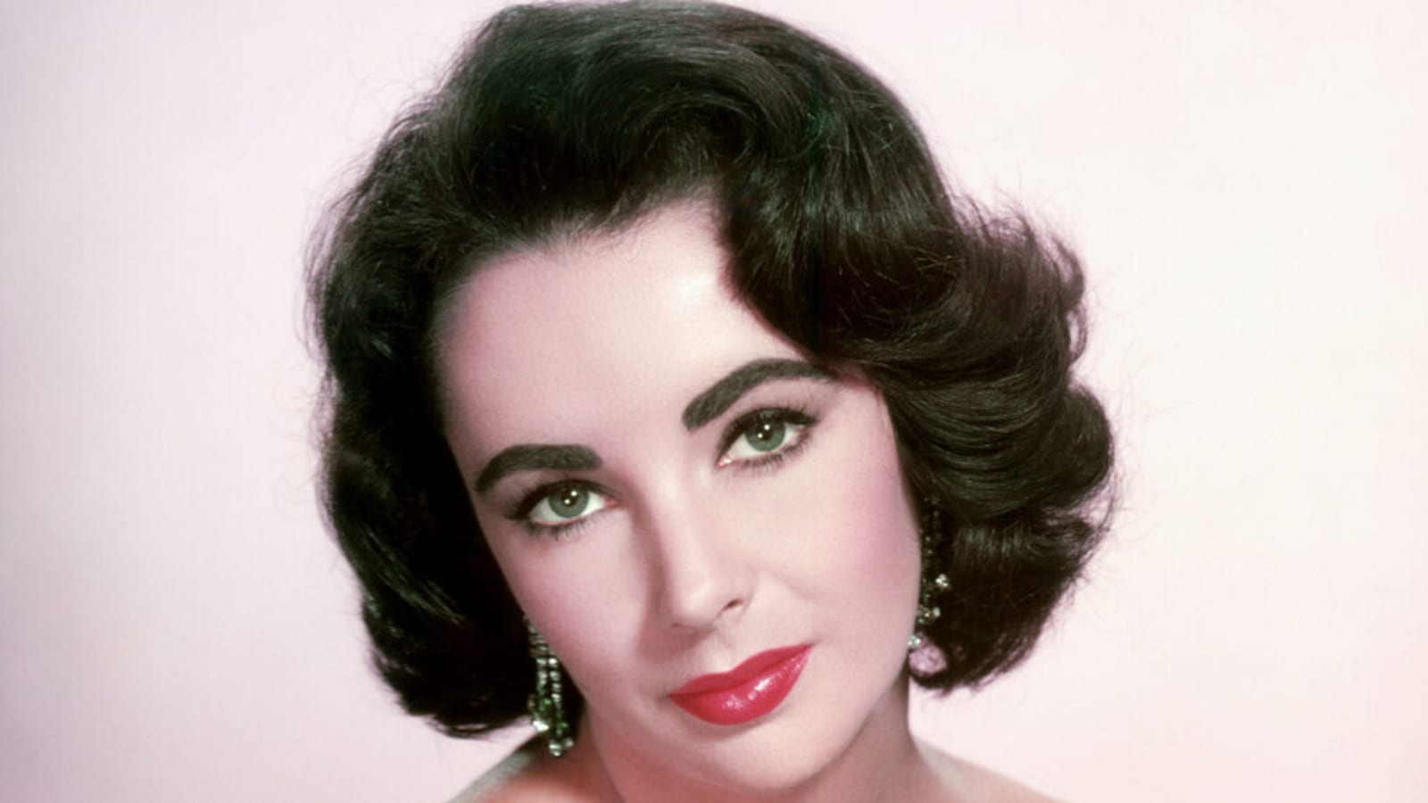 Roush Review: Film Legend Elizabeth Taylor Tells Her Incredible Life Story